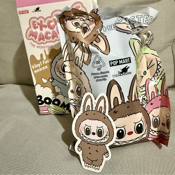 POPMART LABUBU The Monsters Exciting Macaron Plush Series - Toffee - Picture 2 of 6